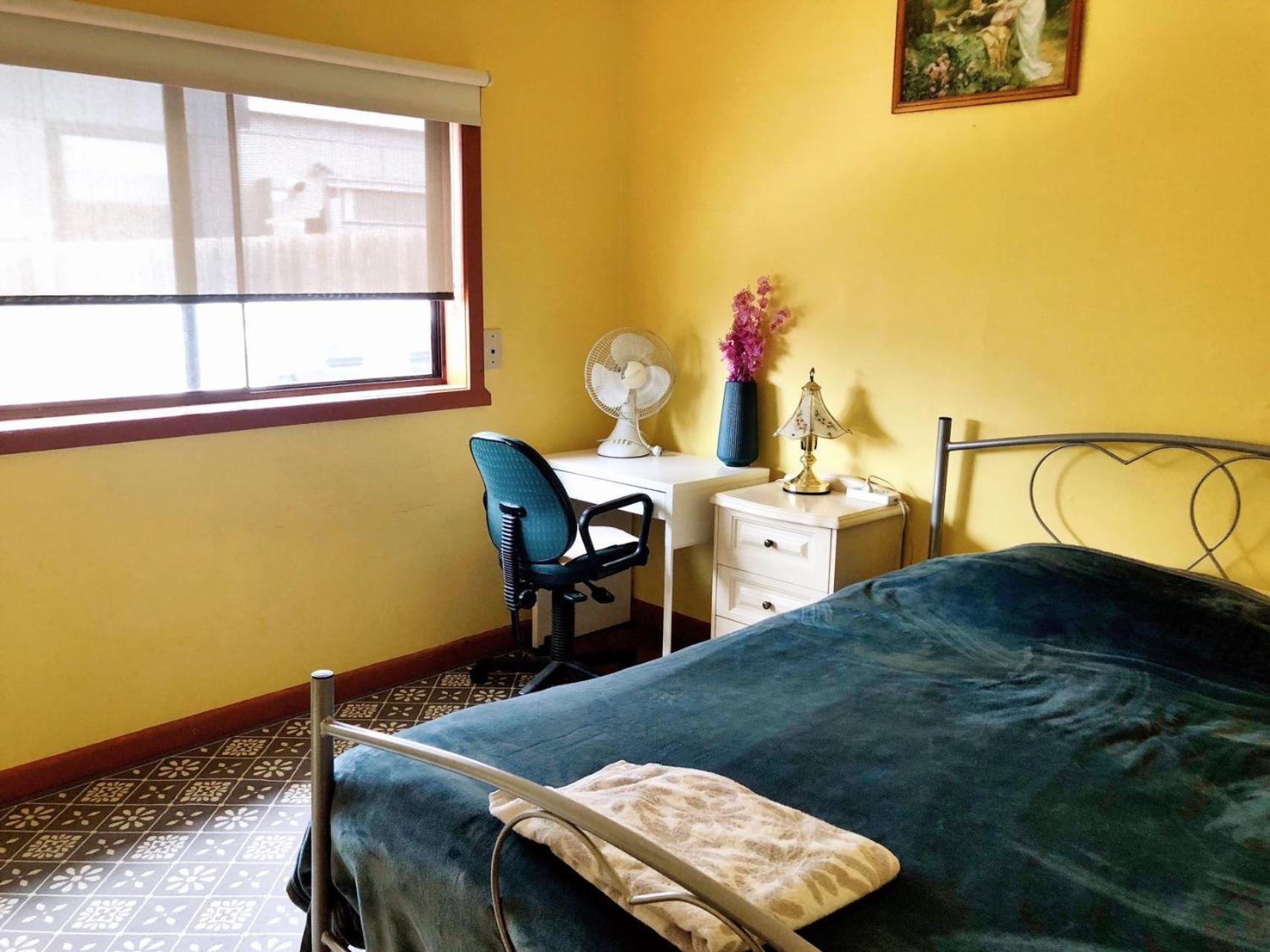 A Single Room Near The Railway Station Melburne Exterior foto